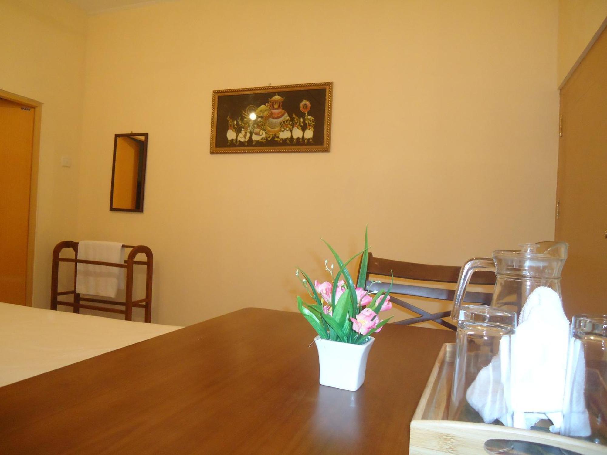 Guest House Kaduwela Bagian luar foto