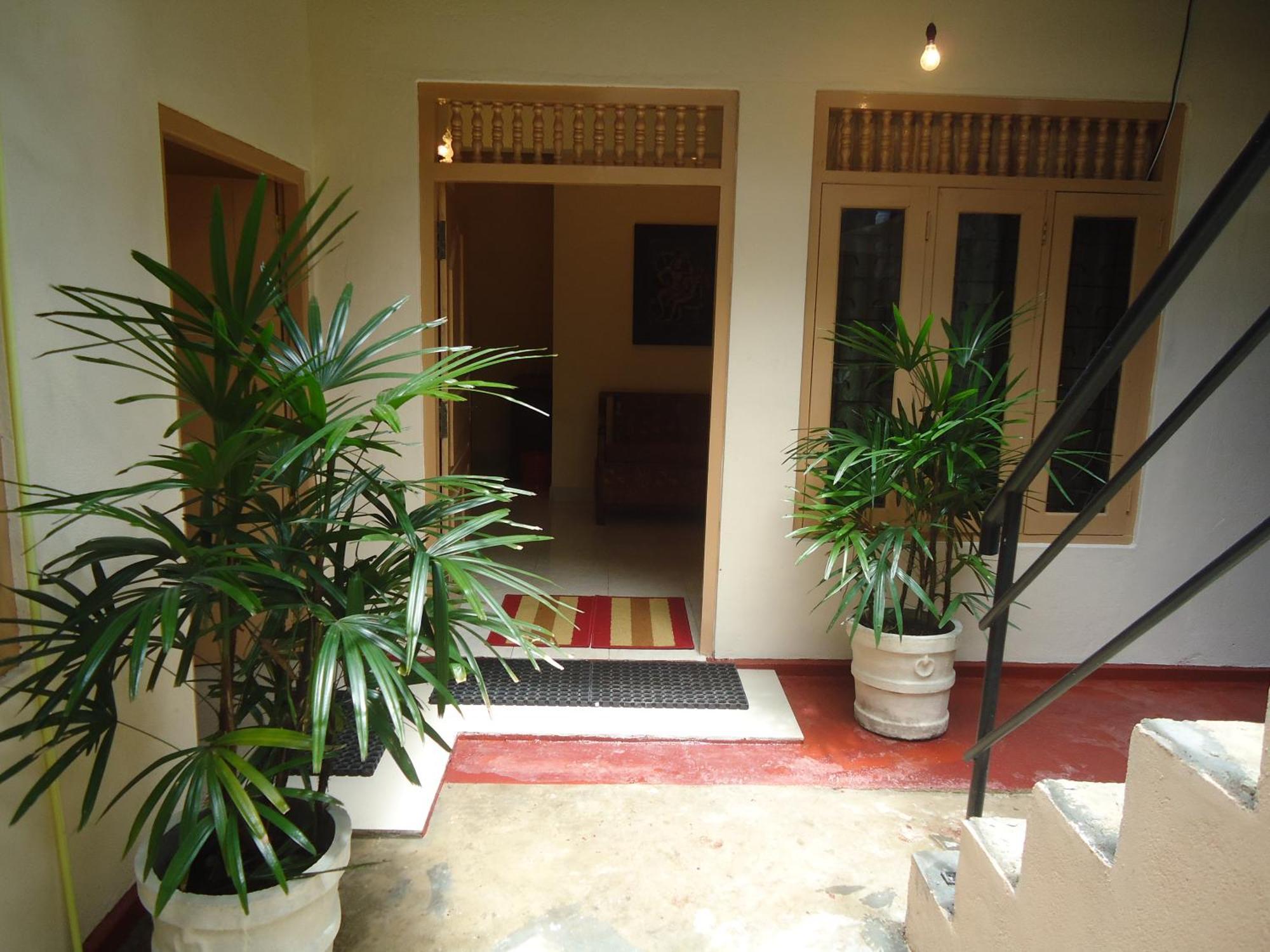 Guest House Kaduwela Bagian luar foto