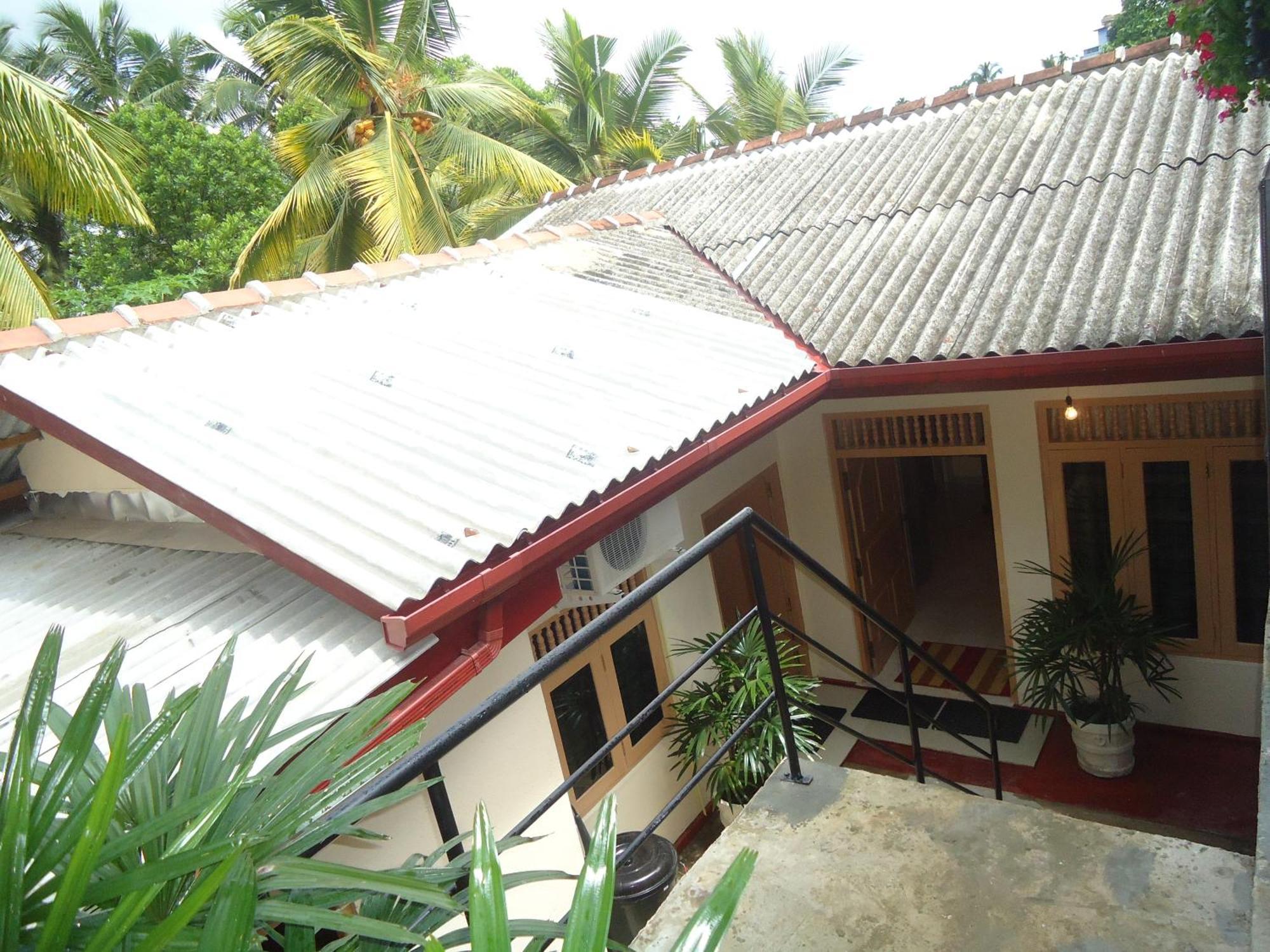 Guest House Kaduwela Bagian luar foto
