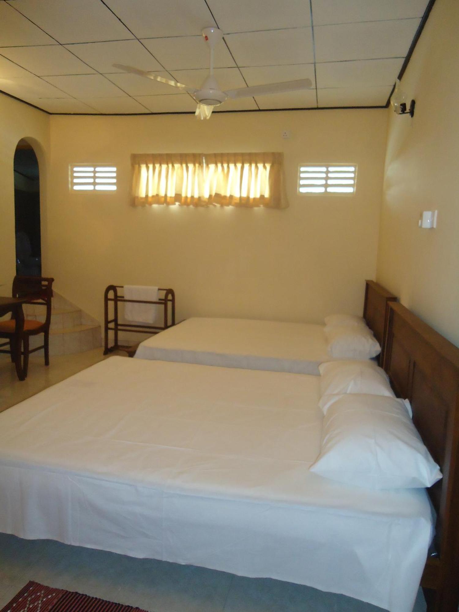 Guest House Kaduwela Bagian luar foto