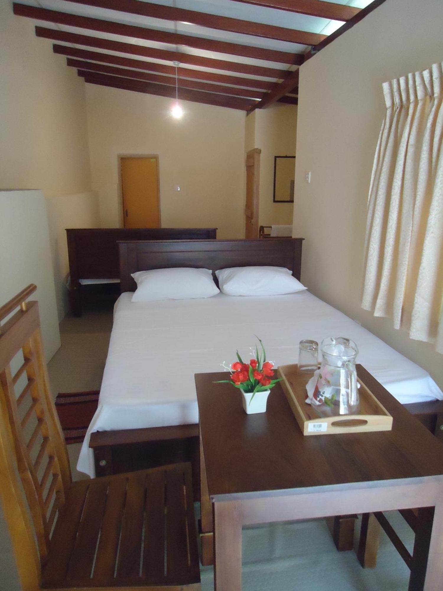 Guest House Kaduwela Bagian luar foto